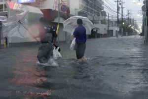 Japon : 1,6 million de personnes évacuées, 9 000 foyers privés d’électricité, vols annulés… Tout savoir sur le typhon Dujuan