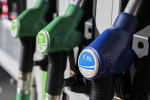 Benzina pels núvols: només és culpa del petroli i dels imposts?