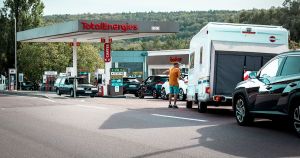 Crise des carburants : pour les Français comme pour le gouvernement, le stress monte d’un cran
