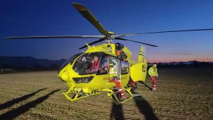 Aviano, un bambino di 9 anni urta una porta a vetro e si ferisce gravemente