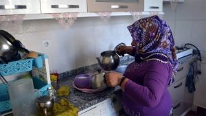 Görülmeyen emek ve hiç bitmeyen mesai: Ev Hanımlığı