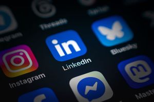 Les réseaux sociaux ne sont plus sociaux. Les entreprises doivent arrêter de faire semblant.
