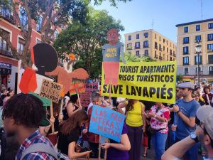 Tomando cañas y pornografiando la miseria