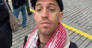 El Gobierno decide sobre la extradición de Fergie Chambers, el activista propalestino perseguido por Trump