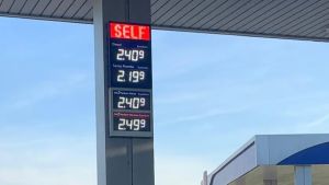 Gasolio a 2,50 al litro. Ma cercando il distributore giusto si risparmiano 10 euro a pieno. Ecco dove conviene