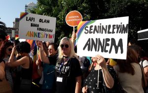 LGBTİ+ ailelerinden ‘Ailem Güvende’ operasyonlarına tepki: ‘Biz aile değil miyiz?’