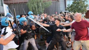 Scontri al Park Dal Negro, 18 fogli di via. Al vaglio anche 40 manifestanti di Prima i Trevigiani