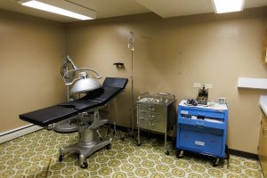 Should some doctors be forced to practise in underserviced areas?
