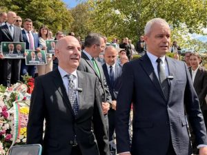 Костадинов заложи себе си: „Възраждане“ влиза в битката за „Дондуков“ 2 с Волгин за вице