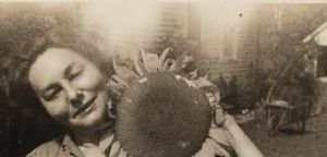 Genevieve Taggard. Mujer, mirlo, girasol