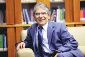 Ayres Britto considera Fachin no lugar certo