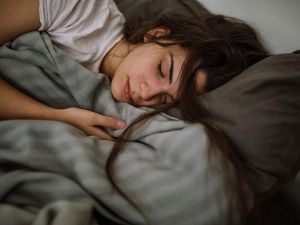 Митът за 8 часа сън се пропуква: Учени установиха колко всъщност спи човекът