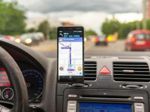 Скрита настройка в Waze спестява опасни маневри на шофьорите