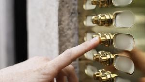 Campanelli suonati in tarda serata, l’allarme dei residenti a San Jacopino