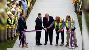 Wie geeft als eerste toe: Trump of de grote nieuwsmedia die hem nu boycotten?
