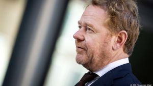 Kamer wil dat Van Weel zich in debat verantwoordt over aangiften