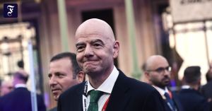 Nach den Regeln der FIFA