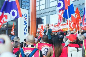 « Annuler un PSE, on sait faire ! » : devant le siège de Sodexo, Sophie Binet mobilise pour dire « non » aux 1 097 licenciements prévus par la direction
