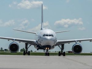 Tasha Kheiriddin: Airport privatization is now on the 'Canada Strong' agenda