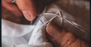 How Frayed Edges in Strong Relationships Are Self-Repaired