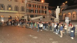 Eddie Speranza annuncia l’ingresso in politica: in pochi al sit-in a Udine
