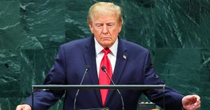 FOTO Kamere ulovile izraz lica iranskog diplomata dok je Trump grmio s govornice: 'Dogovor ili uništenje'