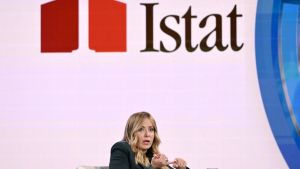 Le “manine” di Istat e partecipate. Meloni striglia chi “sottostima”. Caos bilanci e frecciata a Mattarella