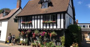 Letting blunder as busy pub listed to rent despite having tenants for a year