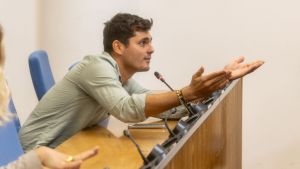 Las seis sanciones de Vito Quiles en el Congreso: de interrumpir ruedas de prensa a grabar sin autorización