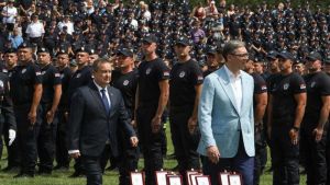 Portret Vučića – slika i prilika policije