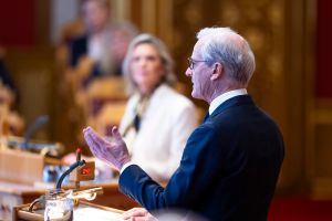 Støre nærmer seg Listhaug
