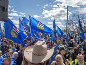 Varcoe: New survey finds 68% Alberta businesses seeing effects of separation talk on economy