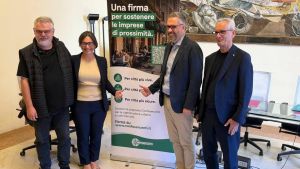 Lepore firma la proposta di Confesercenti per riqualificare il commercio di vicinato: “Un interesse pubblico da tutelare”