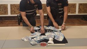 Padova, arrestato agente Polfer con 166 grammi di cocaina e 40mila euro falsi