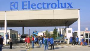 Guasto ai server europei di Electrolux, in migliaia rimandati a casa