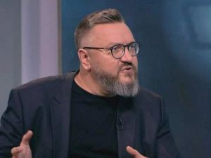 Карбовски събарял заедно със Слави Трифонов паметната плоча на 