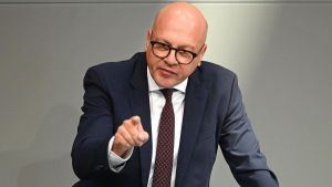 CDU-Innenexperte nennt Berliner Linke „Sicherheitsrisiko“