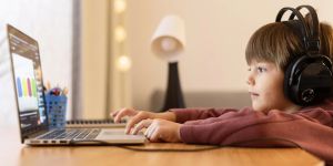 Precisamos mesmo de tecnologia nova neste regresso às aulas?