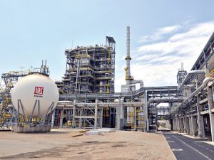 Парламентът отпуши износа от „Нефтохим“: Бургаската рафинерия влиза в голямата енергийна сметка на Европа