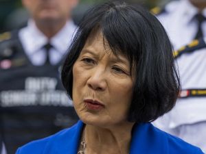 Scott Stinson: Despite Toronto's persistent problems, Olivia Chow just smiles through the crisis