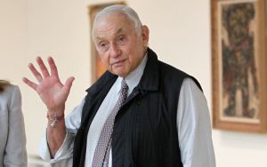 Les Wexner’s political donations make Epstein files focus of Ohio Senate race