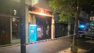 Lite tra tre uomini in via Roma a Udine: due feriti portati in ospedale
