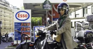 Comment la flambée du prix des carburants alimente les surprofits de l’industrie pétrolière