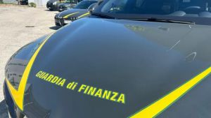 Caporalato e frode fiscale nei vigneti tra Gorizia e Udine: 107 braccianti in nero, erano pagati 3 euro a ora