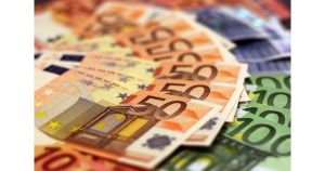 Данъкът за свръхпечалба удря чуждестранните компании, но и толерира мързела за реформи