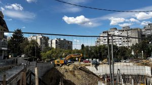 „Ko će to da plati“: Zašto nadležni nisu videli problem u najavi na gradilištu u naselju Veljko Vlahović, gde se urušio potporni zid?