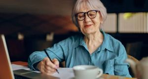 Clinical psychologist shares why making a ‘reverse bucket list’ is a recipe for happiness