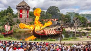 La battaglia dei parchi di divertimento in Francia. La sinistra risponde al populismo del ‘Puy du Fou’