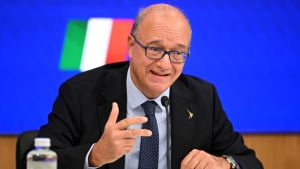 Gli stranieri e l’obbligo di italiano, ok al decreto scuola. Le regole (e le multe) per i genitori