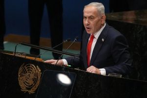 Xi Jinping et Donald Trump en parade, Netanyahou enchaîne les mensonges à l’ONU, Amnesty appelle à dissoudre l’ICE… Notre récap de l’actualité internationale